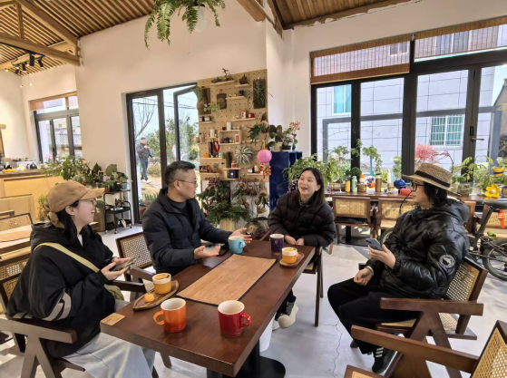 与会嘉宾展开“头脑风暴”